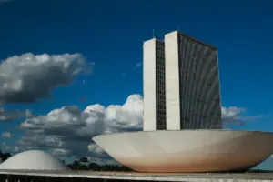 Comissão aprova direito a remarcação gratuita de voo para candidato a concurso que mudar de data