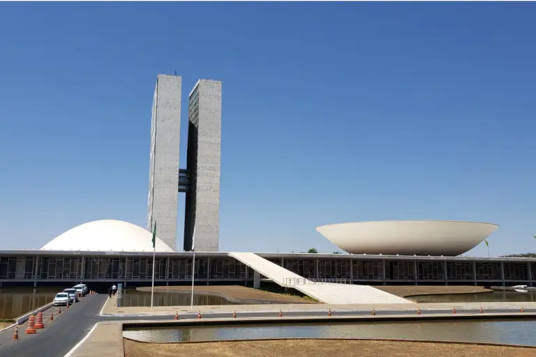 Concursos federais: PLOA 2027 prevê 53.530 vagas; confira a distribuição!