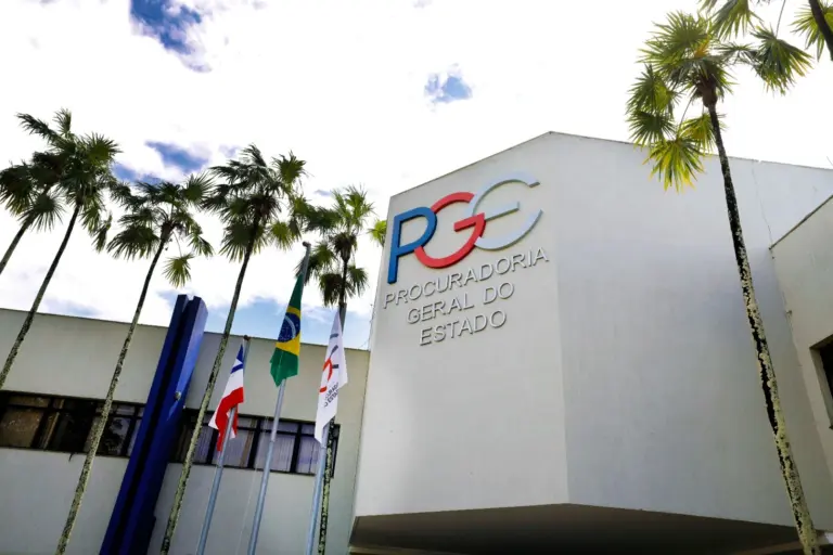Concurso PGE BA é autorizado com 135 vagas; salários chegam a R$ 33,5 mil para Procurador