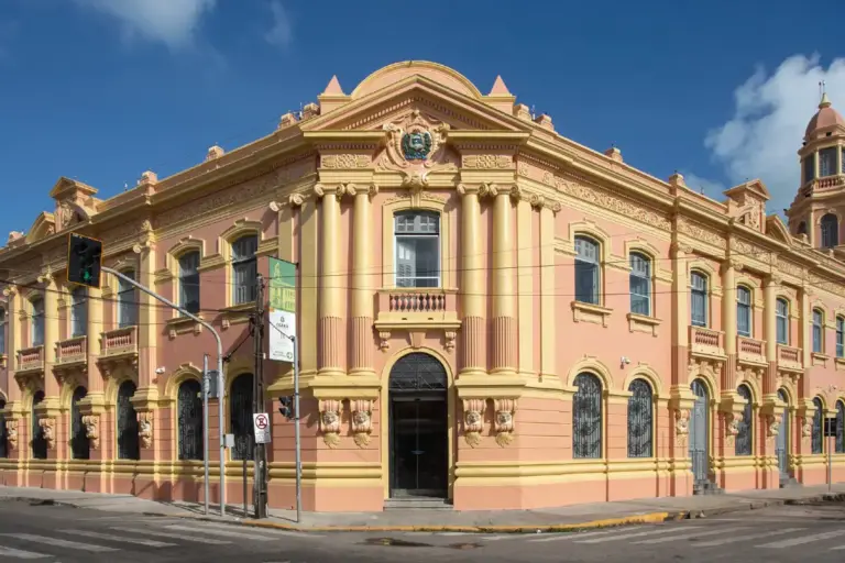 Concurso SEFAZ CE: edital publicado com 300 vagas para Auditor Fiscal e salário inicial de R$ 16 mil