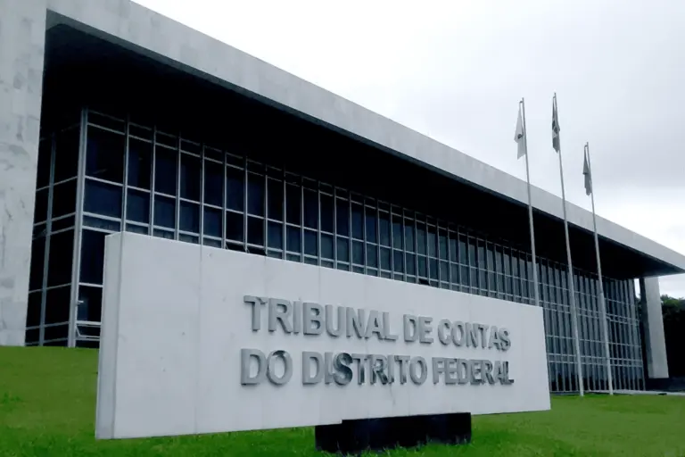 Concurso TCDF: edital publicado com 10 vagas para Analista Administrativo