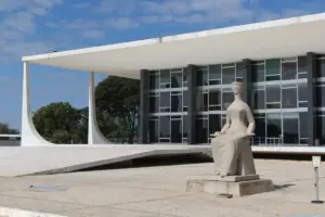 STF corta auxílio-creche, combustível e outros penduricalhos; magistrados podem receber até 70% acima do teto